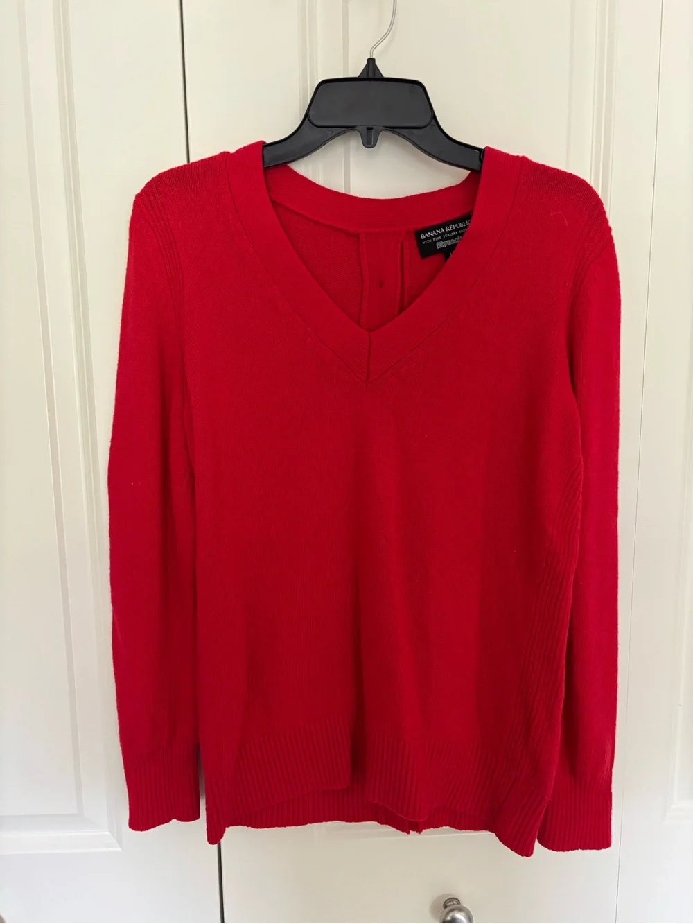 Women Banana Republic Red Filpucci Italian Yarn Sweater large Button Back V Neck